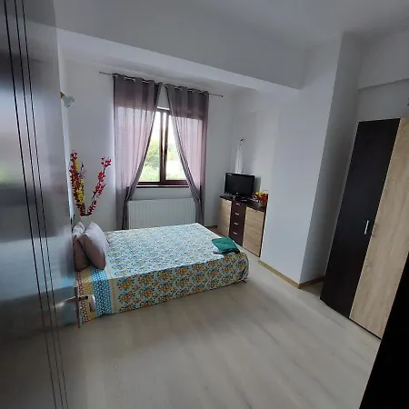 Roxana Apartament Ramnicu Valcea Exterior photo